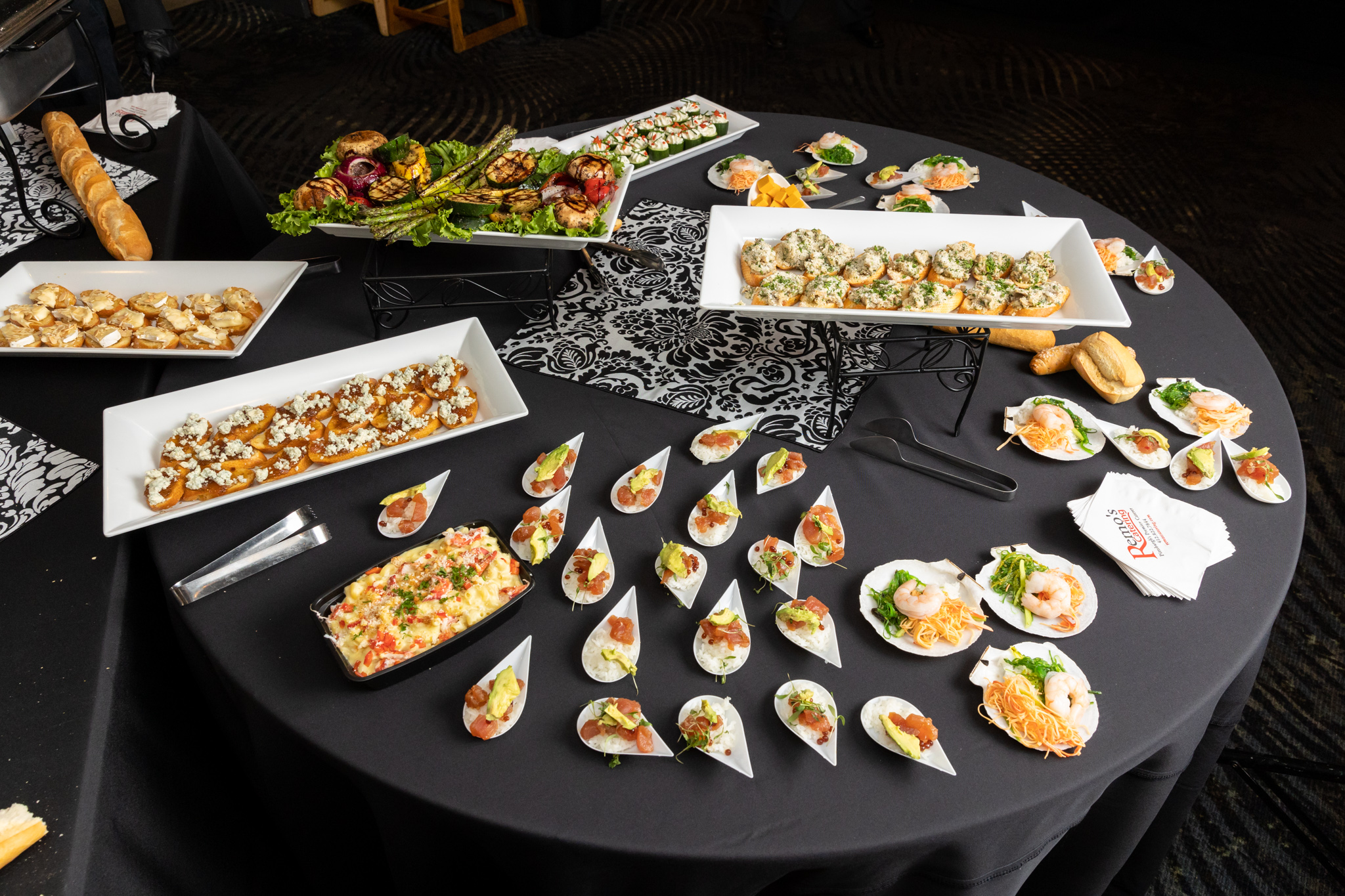 RemosCatering_AppetizerTable_33